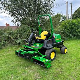 2010 John Deere 8400 Commercial 3 Gang 4WD Cylinder Mower