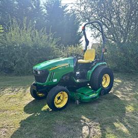 2011/61 John Deere 2520 25HP 4WD Compact Tractor With 62" Mid Mounted Deck