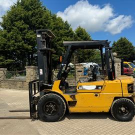 Caterpillar DP40 4 Ton Diesel Forklift