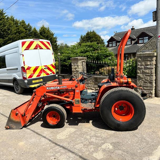 Kubota B2150 23HP 4WD Compact Tractor With Loader Bucket - Baz Plant Sales