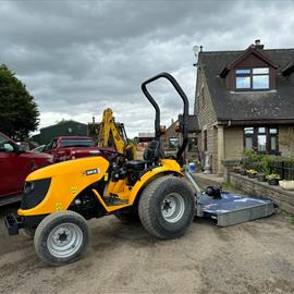 JCB 323 Tractor And Flail Mower